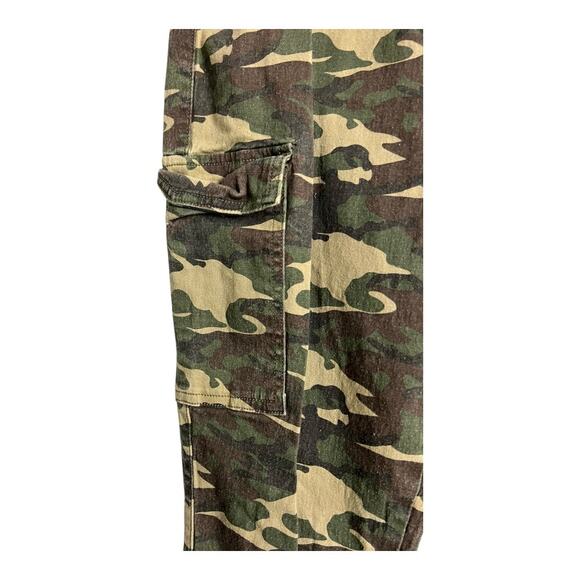 Almost Famous Pants Women's Large Green Camo Cargo Joggers Stretch Cotton - Picture 2 of 6